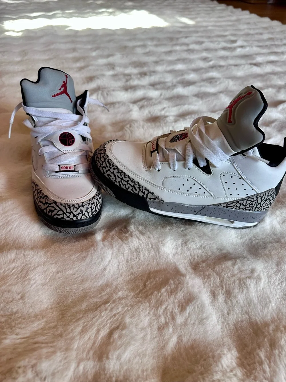 Jordan Son of Mars Low Basketball Sneakers in White, Black and Red Boy 4.5Y